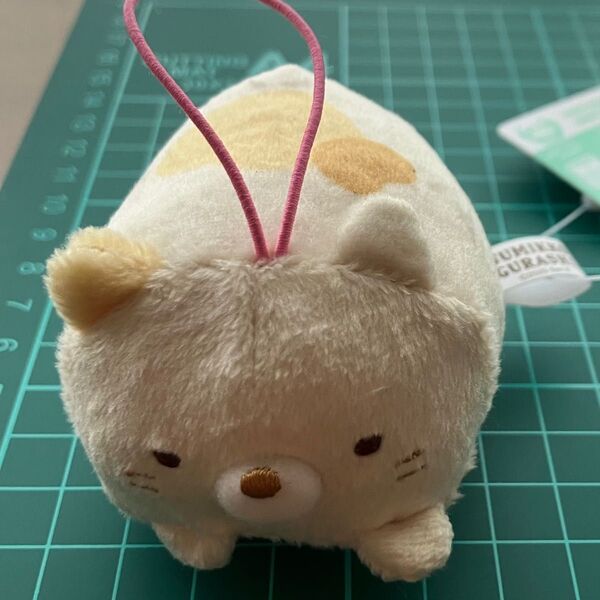 【新品 未使用 非売品】すみっコぐらし うつぶせゴムひも付きマスコット ぬいげるみ 人形 ねこ