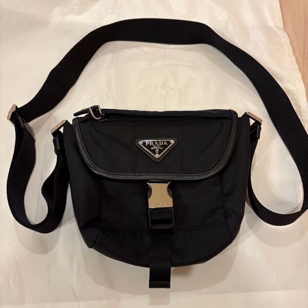 PRADA プラダ Re-Nylon xサフィアーノレザー ショルダーバッグ
