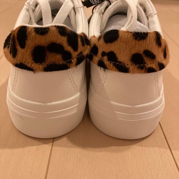 ZARA ザラ アニマル柄スニーカー(新品)