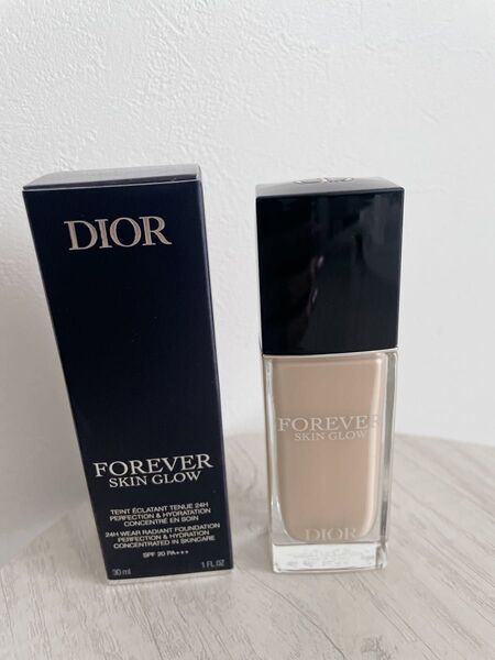 【値下げ】新品Dior FOREVER SKIN GLOW ファンデーション 30ml