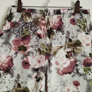 【and it_】レギンスパンツ スキニーフラワープリント アンティーク 総柄