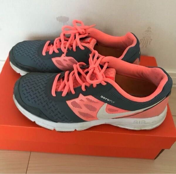 NIKEナイキ スニーカー ランニングシューズ