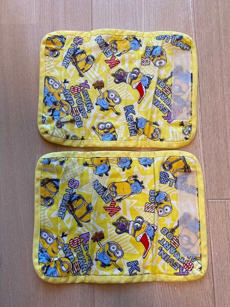 ミニオン 抱っこ紐用よだれカバー