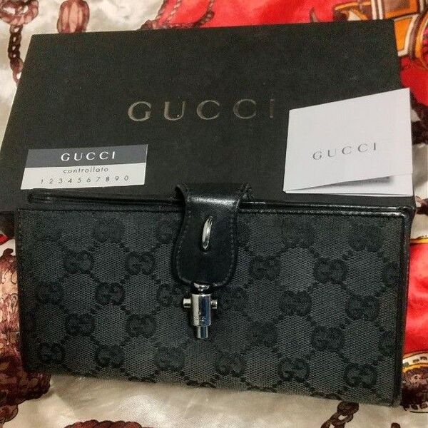 (最終お値下げ)(美品)(箱等付属) GUCCI 長財布 GGキャンバスの希少モデル