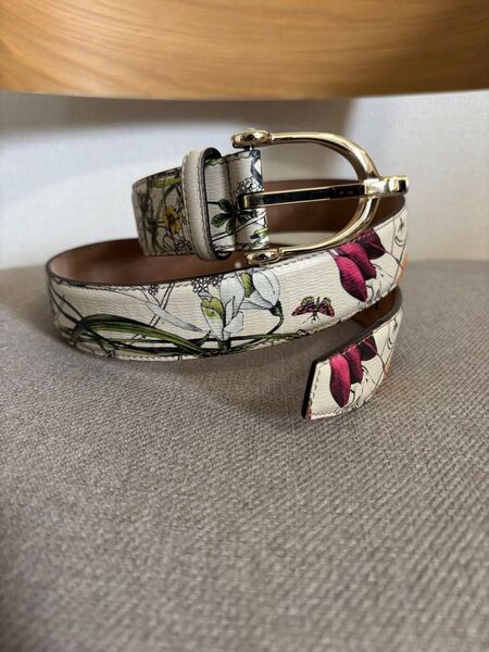 GUCCI グッチ ベルト レザー フローラル