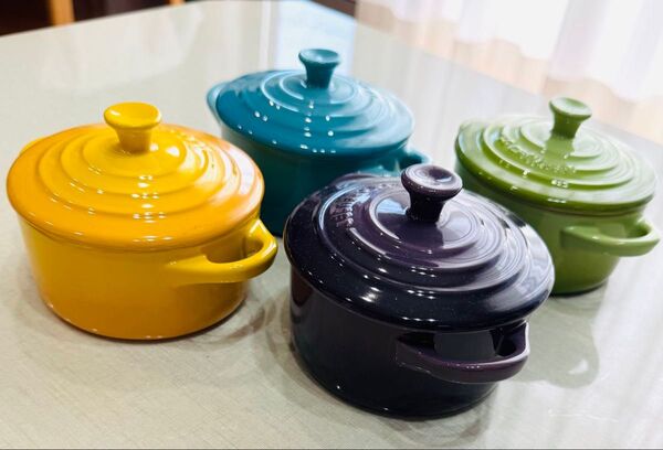 LE CREUSET ルクルーゼ ミニラウンドココット 4種 イエロー カシス カリビアンブルー キウイ 鍋 ココット