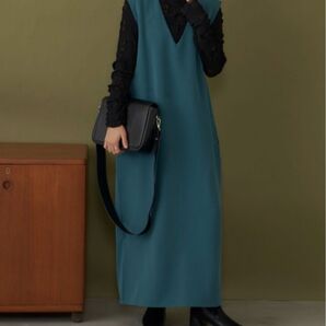 Vネックポケット付きジャンパースカート