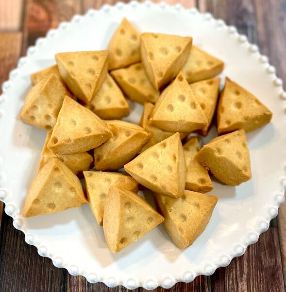 パルミジャーノレッジャーノのショートブレッド 焼き菓子 クッキー チーズ