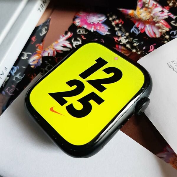 95%バッテリ Apple Watch NIKE S7 45mm アップル ウォッチ