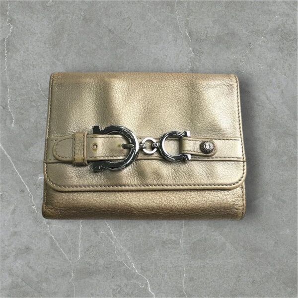 Salvatore Ferragamo 二つ折り財布 ゴールド