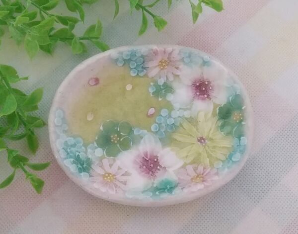 ゆずりは工房 楕円小皿 (彩小花紋) 工房ゆずりは