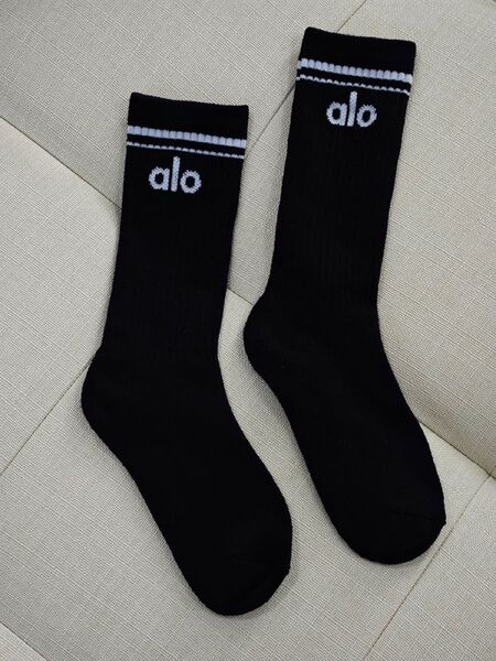 alo yoga ハイソックス 靴下 ブラック