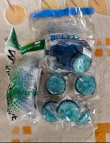 【大量仕入れのため格安】防塵マスクセット