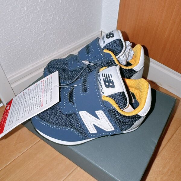 ニューバランス new balance IV720 NV2 12cm 新品タグ付