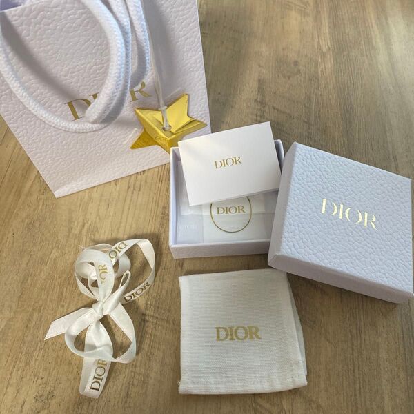 Dior 空箱 アクセサリーBOX 小サイズ ネックレス リング ピアス ブレスレット イヤリング ショッパー スターチャーム付き