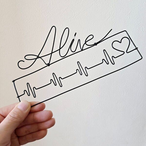 ワイヤーアート 壁飾り 【 Alive 】 ウォールデコ インテリア雑貨 飾り 壁面 ワイヤークラフト 雑貨 かわいい 店内装飾