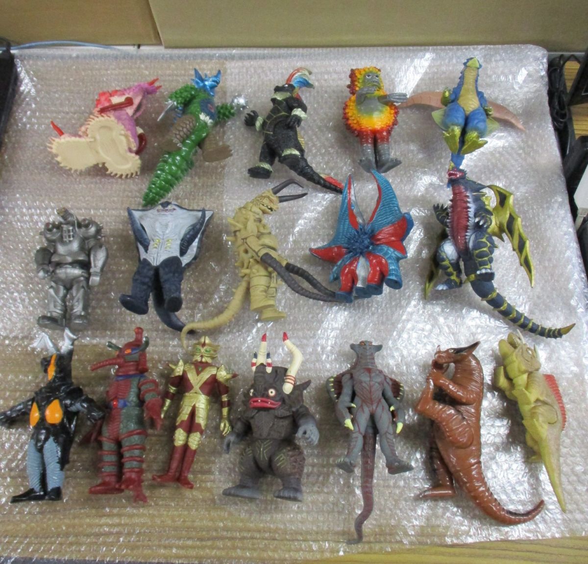 Yahoo!オークション -「ウルトラマン ソフビ 怪獣 ガラモン」の Yahoo!オークション -「ウルトラマン ソフビ 怪獣 ガラモン」の