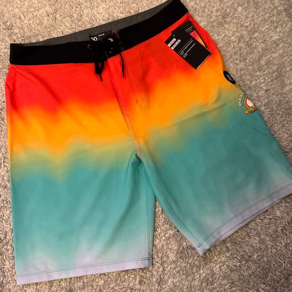 30 Hurley ハーレー ファントム グラデーション 水着 Mサイズ メンズ 新品未使用タグ付き
