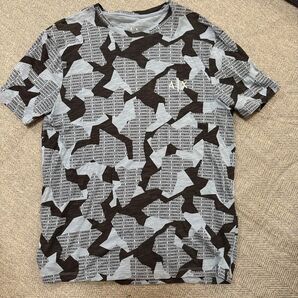A|X ARMANI EXCHANGE Tシャツ ロゴ 総柄