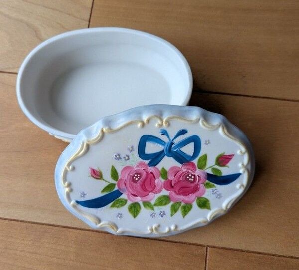 小物入れ 陶器 バラ模様 蓋付き