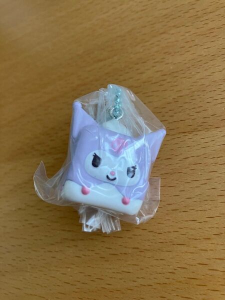ガチャガチャ サンリオキャラクターズ ころころスイーツデザインスイング クロミ
