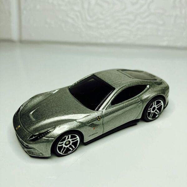 絶版ホットウィール フェラーリ F12ベルリネッタ 激レアモデル極美品