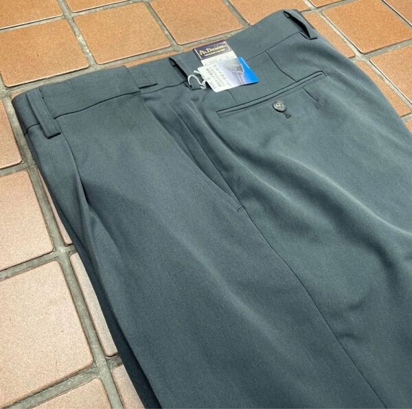 新品タグ付 メンズスラックス ゴルフパンツ 1タック ウエスト85 アジャスター付 グレー ポリエステル 春夏 ゴルフウエア