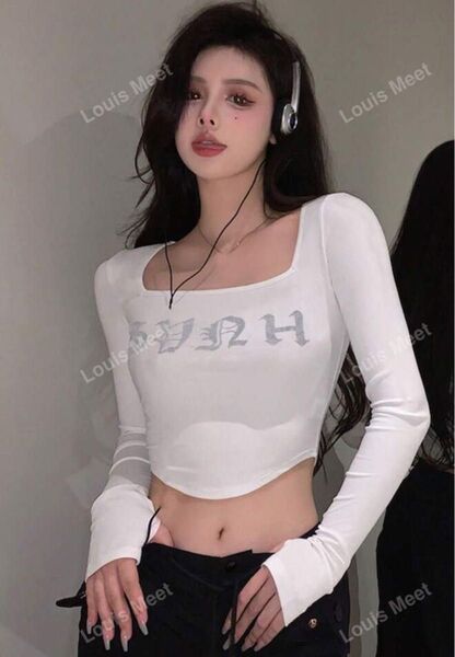 未使用★shein文字グラフィック スクエアネック クロップtシャツXS