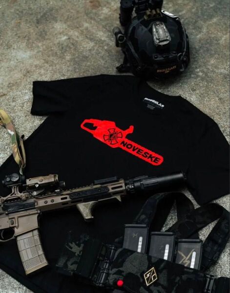 ラスト1点 正規輸入品 SC Irregulars IRREGULAR DEFENSE X NOVESKE TEE