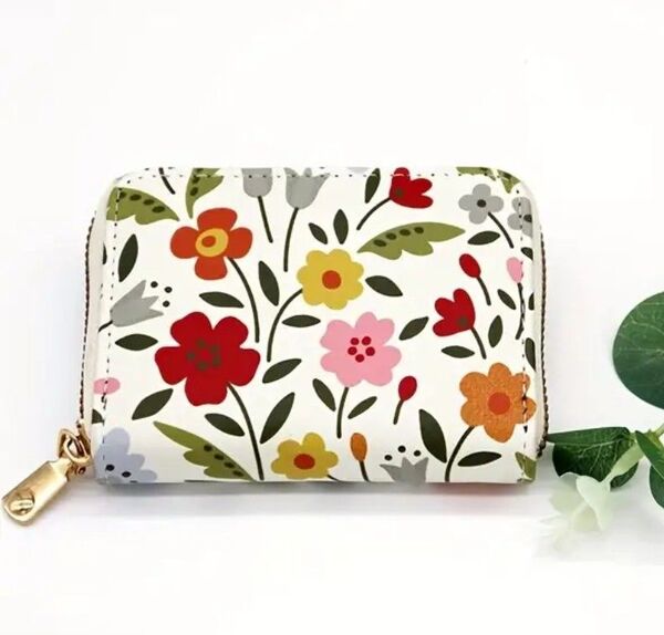 花柄 ミニ財布 ホワイト☆カードホルダー ヨレあり