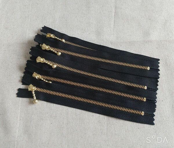 YKKの玉付きファスナー20本 ゴールド 黒580番 20cmファスナーx20本