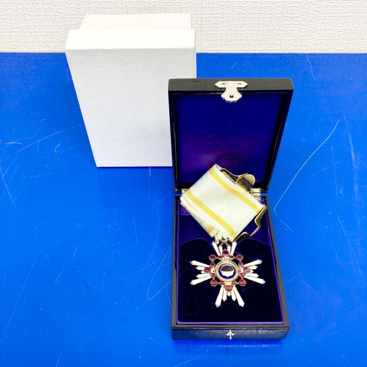 Yahoo!オークション -「勲三等瑞宝章」(勲章) (徽章)の落札相場 Yahoo!オークション -「勲三等瑞宝章」(勲章) (徽章)の落札相場
