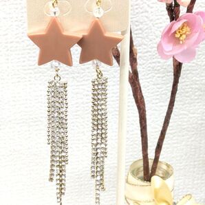 ハンドメイドピアス サージカルステンレス ゴージャス 手染め 星 たらりんピアス ストーン 春アクセサリー 夏