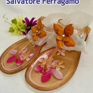 Salvatore Ferragamo ラバー サンダル フラワー柄 size7