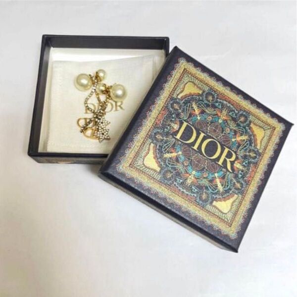 Dior Tribales ピアス