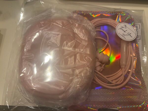 イヤホンとケース ピンク 未使用