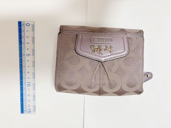 coach折り財布 コーチ二つ折り財布 紫 最終値下げ中!最終値下げの為、これ以上の値下げ不可です。
