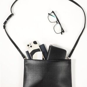 【 2way レザー サコッシュ ★】メンズ ファスナー ショルダーバッグ 革 大人 シンプル クラッチバッグ 黒 新品 未使用