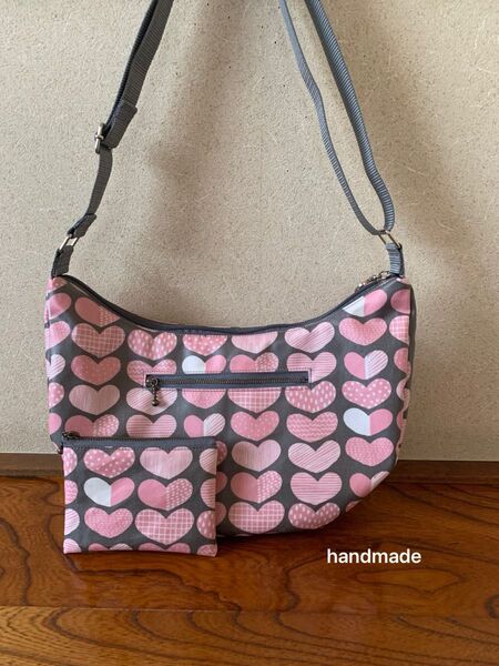 ハンドメイド クロスボディバック&ミニポーチ kippisハートグレーラミネート