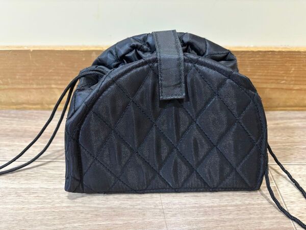巾着コスメポーチ 黒 メイクバッグ