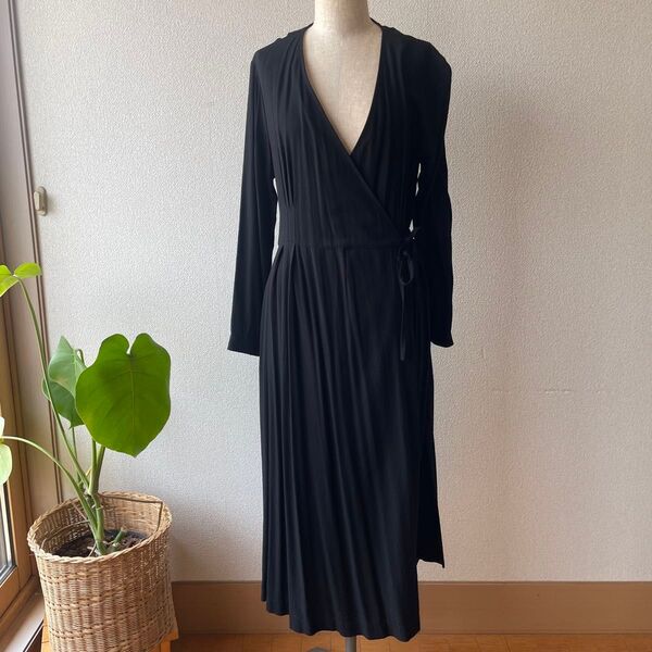 新品UNIQLO INES DE LA FRESSANGE ブラックワンピース ロング