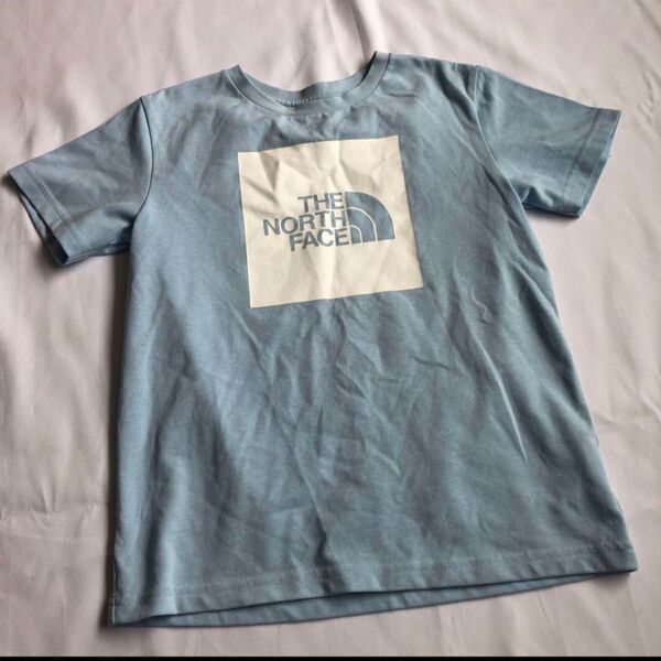 THE NORTH FACE ライトブルー Tシャツ 130ですが少し小さめ