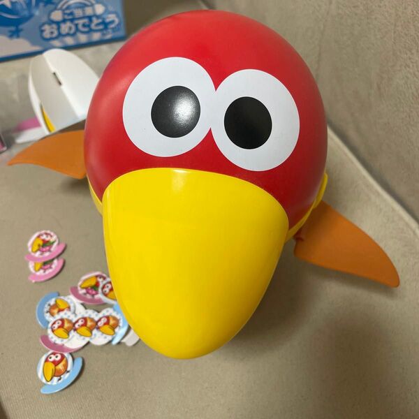 飛びたいキョロちゃん缶