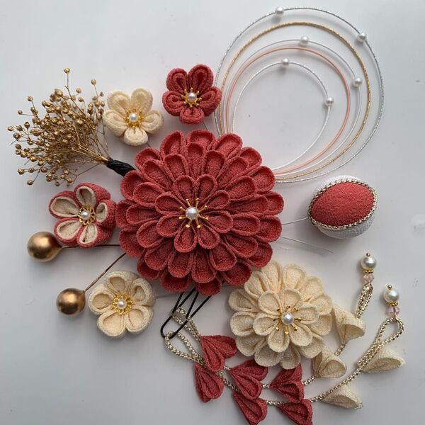 つまみ細工髪飾り くすみピンク ベージュ 成人式 卒業式 入学式 二次会 結婚式 二次会 前撮り