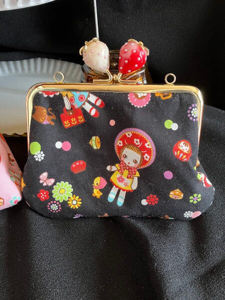 文化人形はなちゃん いちごがま口ポーチ 小 ハンドメイド 黒色