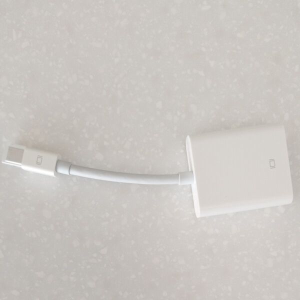 Apple Digital AV Multiportアダプタ