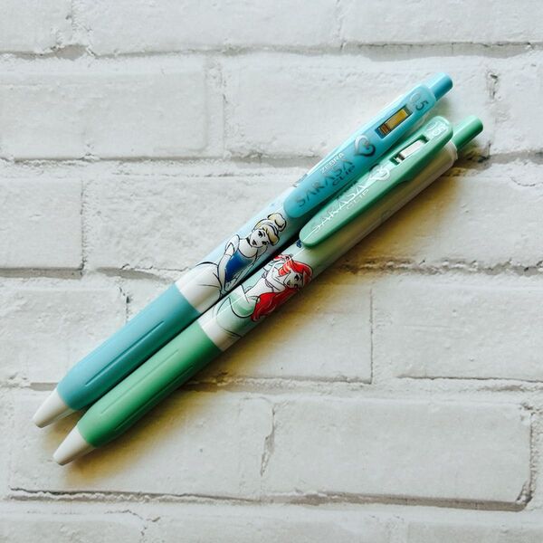 【新品】SARASA ボールペン アリエルとシンデレラ 2本セット ディズニープリンセス