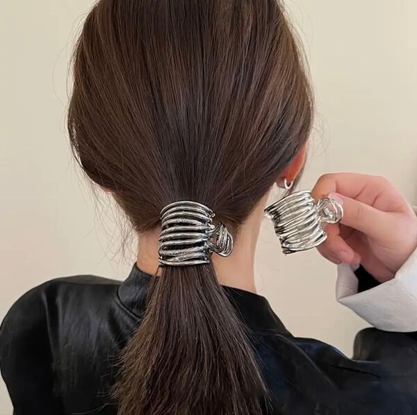 【新品・未使用】ヘアクリップ ポニーテールクリップ ヘアアクセサリー ヘアアレンジ
