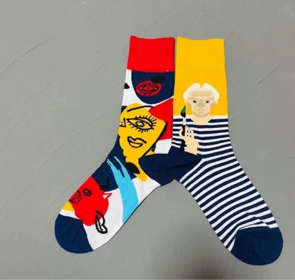 靴下 ピカソ非対称ソックス プレゼントやお揃いでも!ツートン 絵画 socks お洒落 ファッション