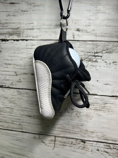 超激レア スニーカー型ボールポーチ NIKE JORDAN11 ゴルフ カラビナ付き パターカバー